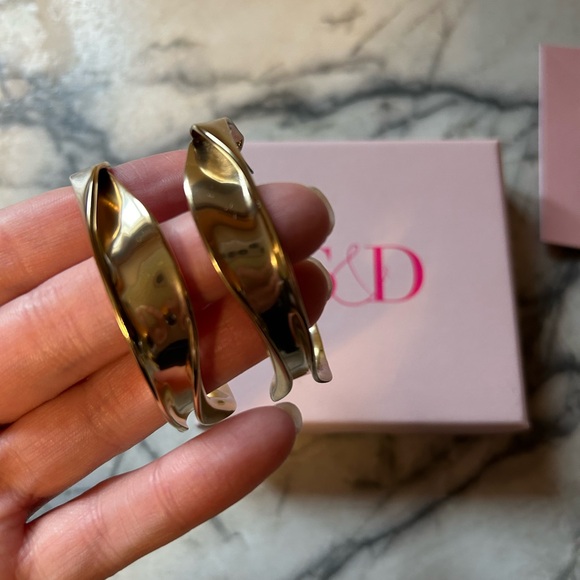 Stella & Dot Twist Hoop Earrings - Picture 2 of 3